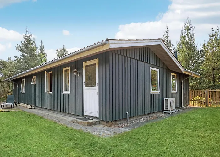 3 Bedroom Lovely In Ferienhaus